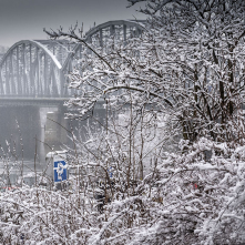 Most Piłsudskiego w Toruniu w śnieżnej scenerii, fot. Wojtek Szabelski