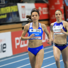 Joanna Jóźwik w czasie biegu na 800 metrów