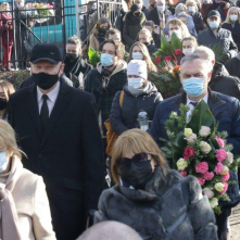 Na zdjęciu: prezydent Torunia podczas uroczystości pogrzebowych