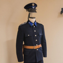 Na zdjęciu: eksponat - mundur policyjny z okresu międzywojnia