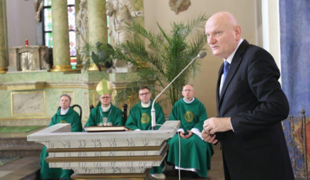 Na zdjęciu: prezydent Michał Zaleski przemawia podczas uroczystej mszy świętej