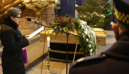 Trumna z cialem prof. jana tajchmana, uczestniczka pogrzebu odczytuj wspomnienie