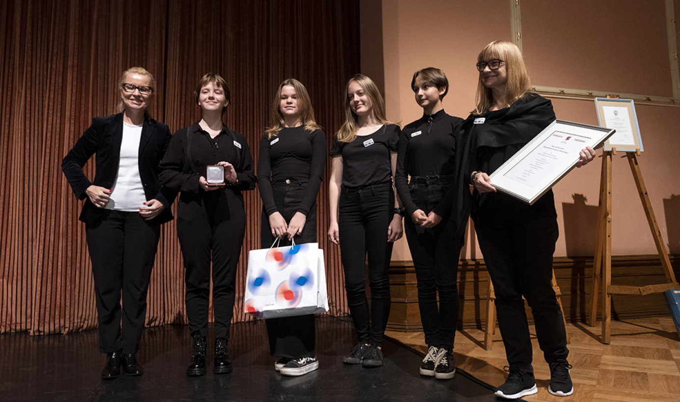 Nagrodzeni za zestaw prac laureaci z Młodzieżowego Domu Kultury w Rybniku 